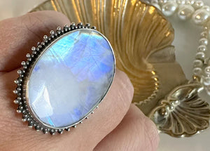 Wat maakt maansteen sieraden zo bijzonder?