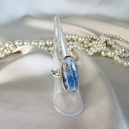 Oval silver ring with Turkish scheelite gemstone – size 16.25 | 51.5
